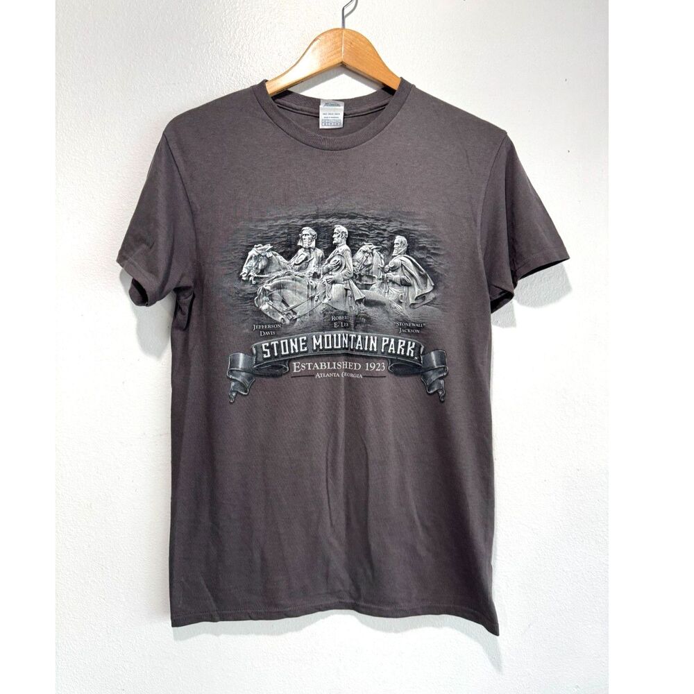 Delta Pro Weight graphic t shirt stone mountain park sport outdoors women size S